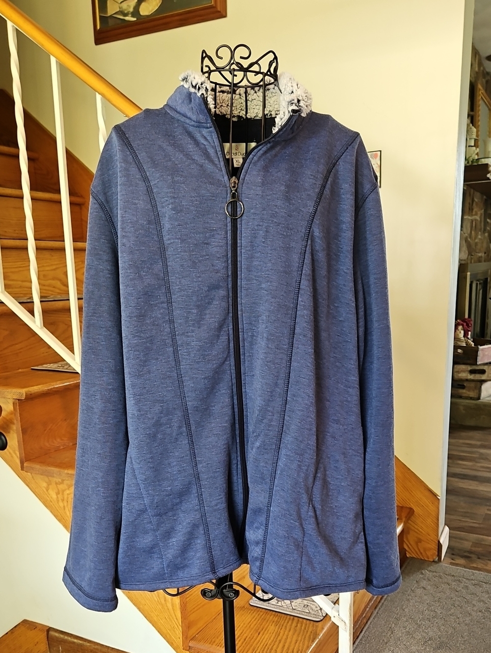 👚Cuddl Duds Navy Plush Jacket with Cream Sherpa Collar